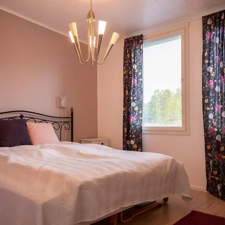 דירה Puistola & Sauna, Near Santa's Village רובניימי